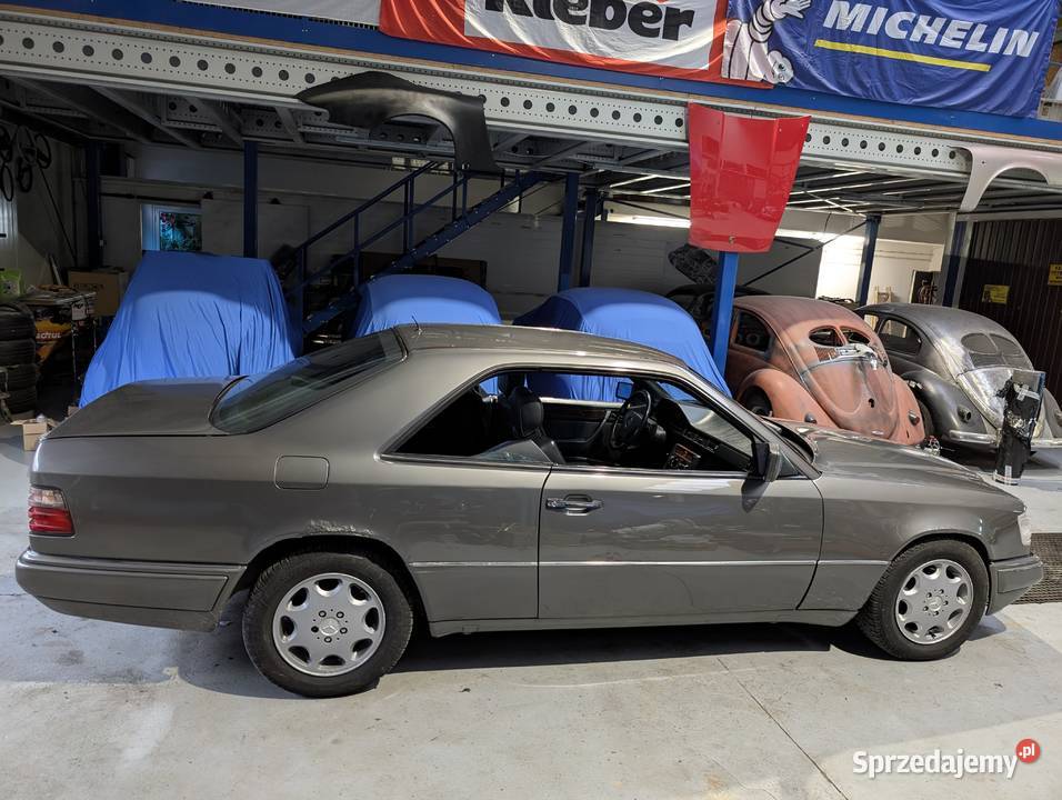 Mercedes 124 Coupe 220