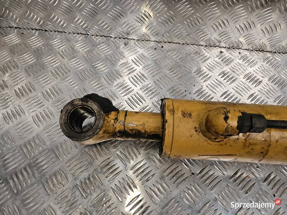 Siłownik podnoszenia ramienia CASE FORD 555E pomorskie