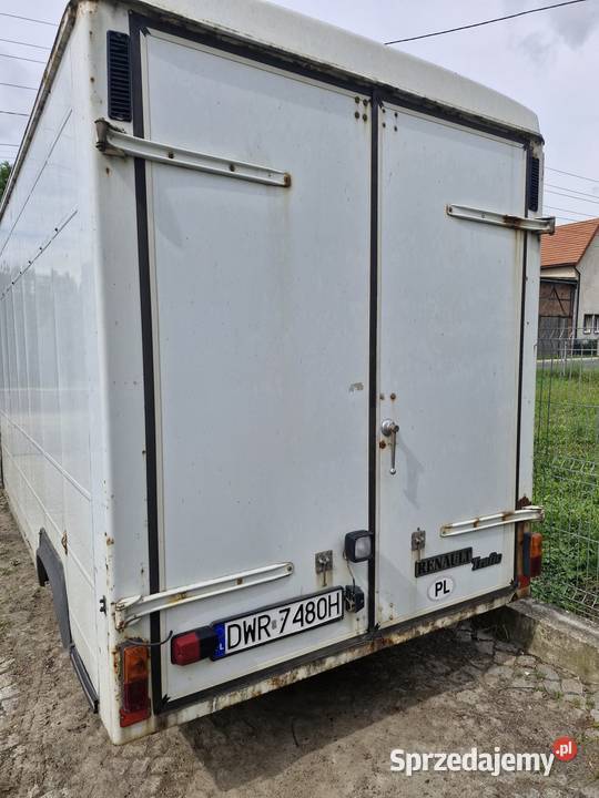 Renault Trafic kontener aluminiowy zabudowa 22 uszkodzony Piława Górna