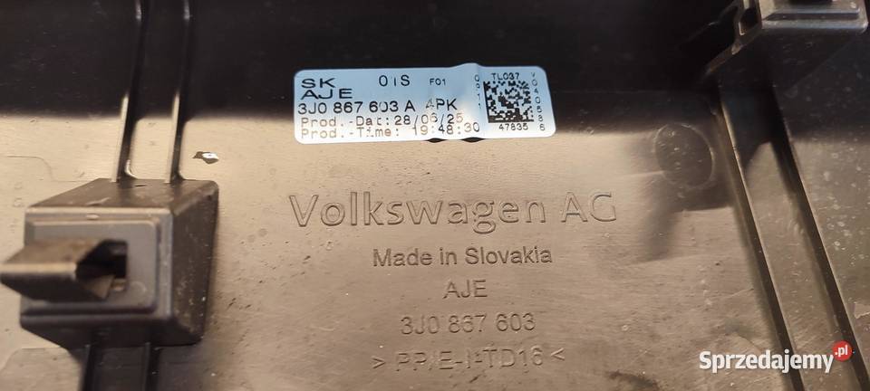 SKODA SUPERB 4 OSŁONA KLAPY BAGAŻNIKA 3J0867601A