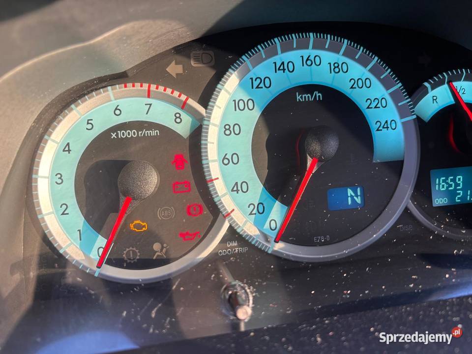 Toyota Corolla Verso 18 Sol 7os MMT Kamionki