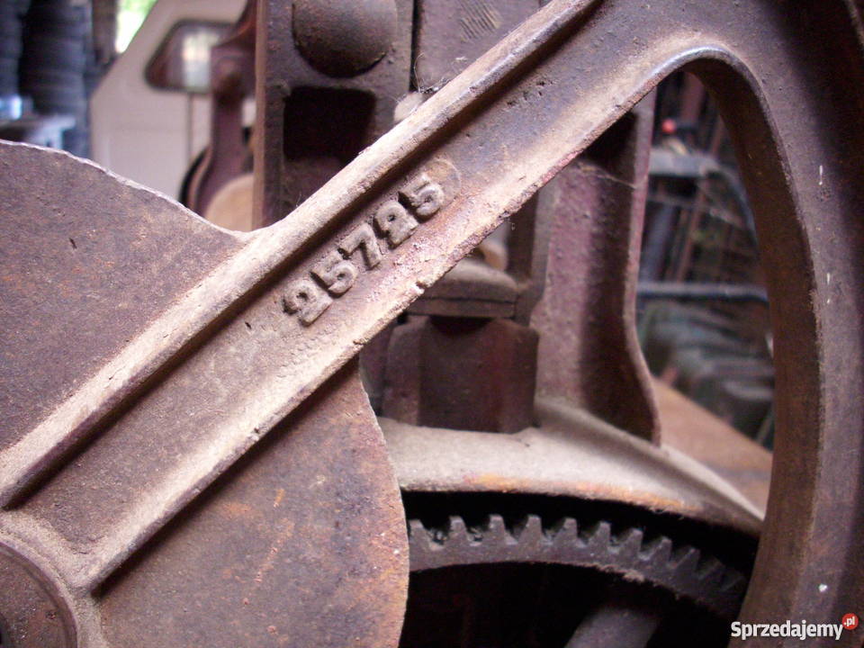 Przedwojenny masywny magielPiękna ozdoba Barlinek