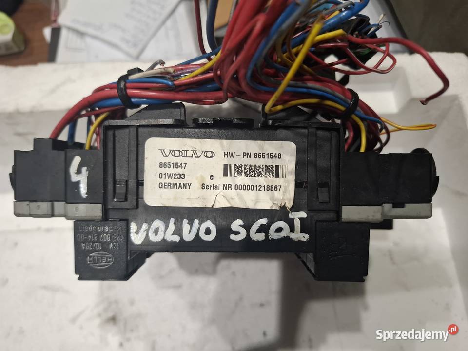 VOLVO S60 skrzynka bezpieczników 8651547