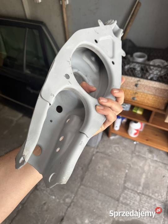 Wahacz dolny tył Mercedes w124 piaskowaniu i Wahacze Katowice