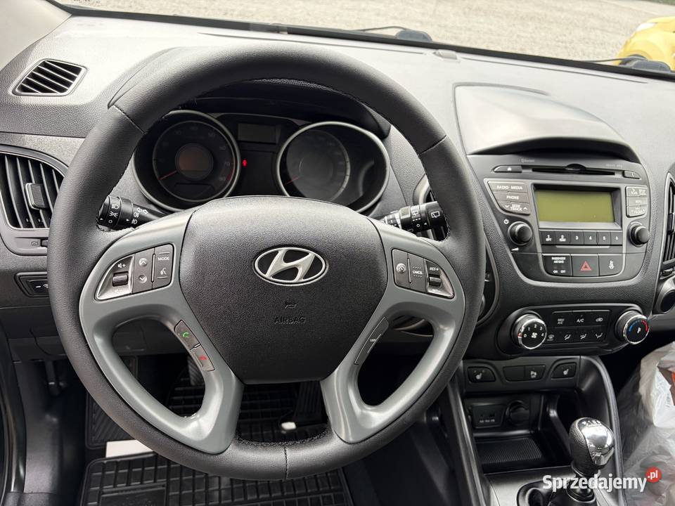 Hyundai ix35 ładny bez rdzy Niemcy benzyna hak