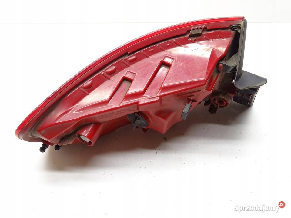 LAMPA PRAWY TYŁ TYLNA W BŁOTNIK 8K9945096D AUDI