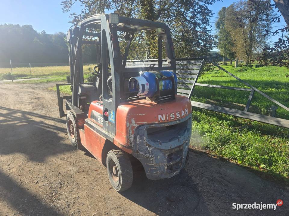 Wozek widłowy Nissan FG25 duplex przesuw