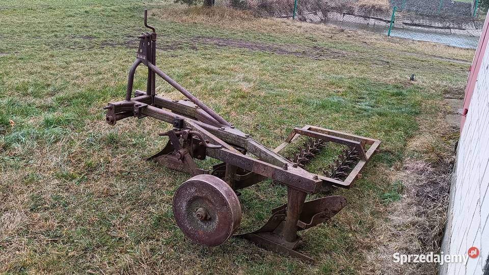 Pług trzyskibowy kolczatka nieuszkodzony łódzkie Kutno sprzedam