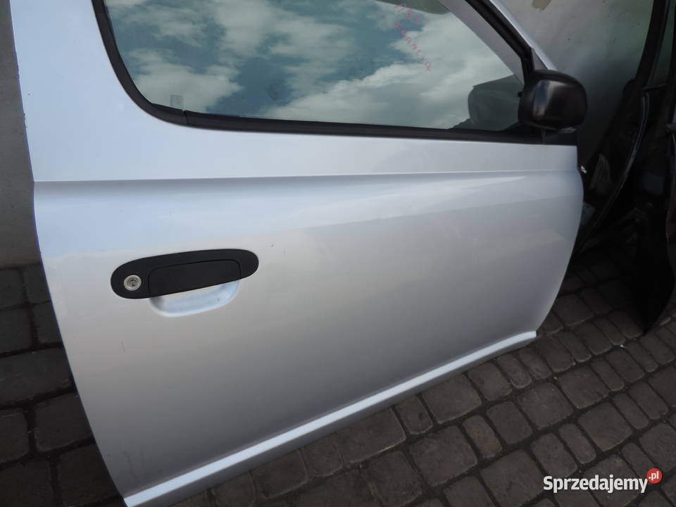 TOYOTA YARIS I HB 3D KOLOR 199 DRZWI PRAWY PRZÓD Rok produkcji 2001 Nowy Sącz