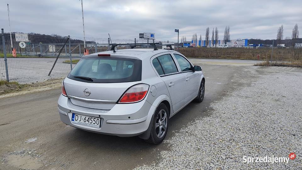 Opel Astra H 12 lat w jednych rękach koła zimowe Długołęka sprzedam