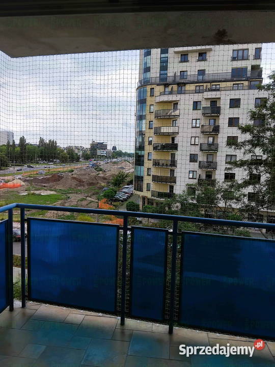 Założenie siatki na balkon przed gołębiami Warszawa