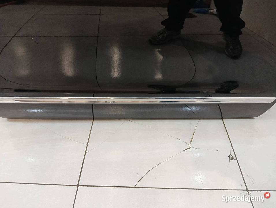 DRZWI PRAWE PRZÓD CZARNE Lincoln Navigator IV