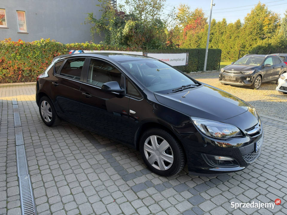 Opel Astra 14 140 Klimatronik Navi 2xPDC J Orzech
