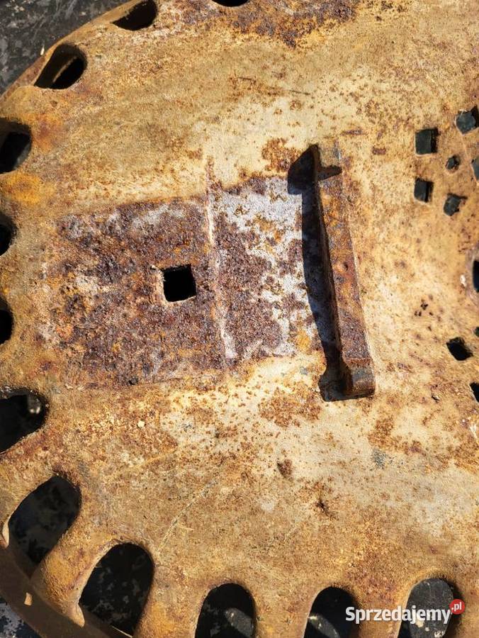 TYRAKTOR SIEDZENIE ŻELIWO STARY URSUS LANZ FORD Rybnik