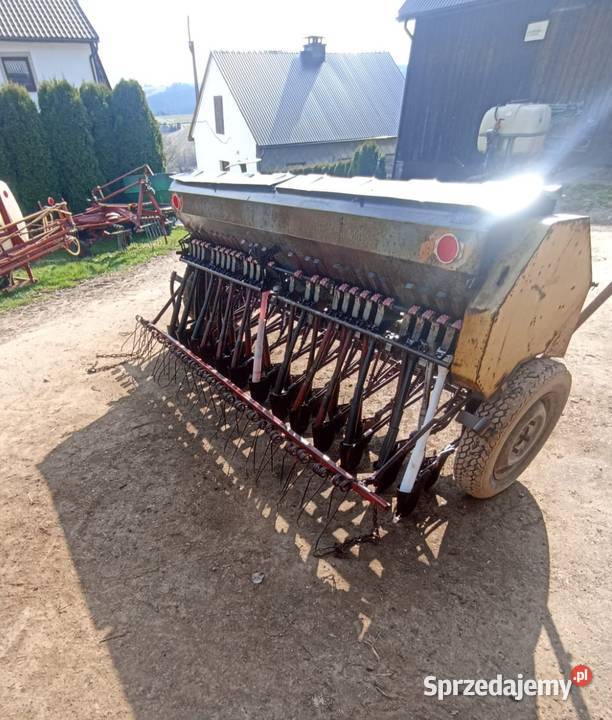 Siewnik zbożowy Poznaniak na docisku Pisarzowa
