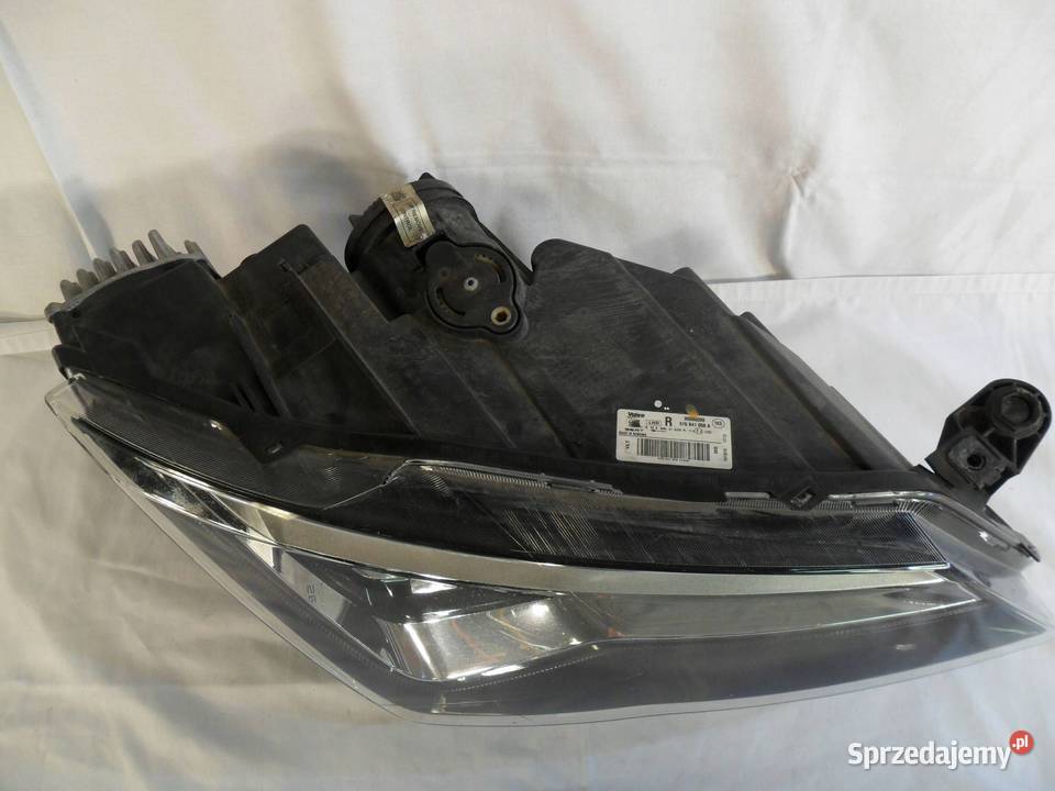 REFLEKTOR PRZÓD STRONA PRAWA SEAT ATECA osobowe Nowy Tomyśl