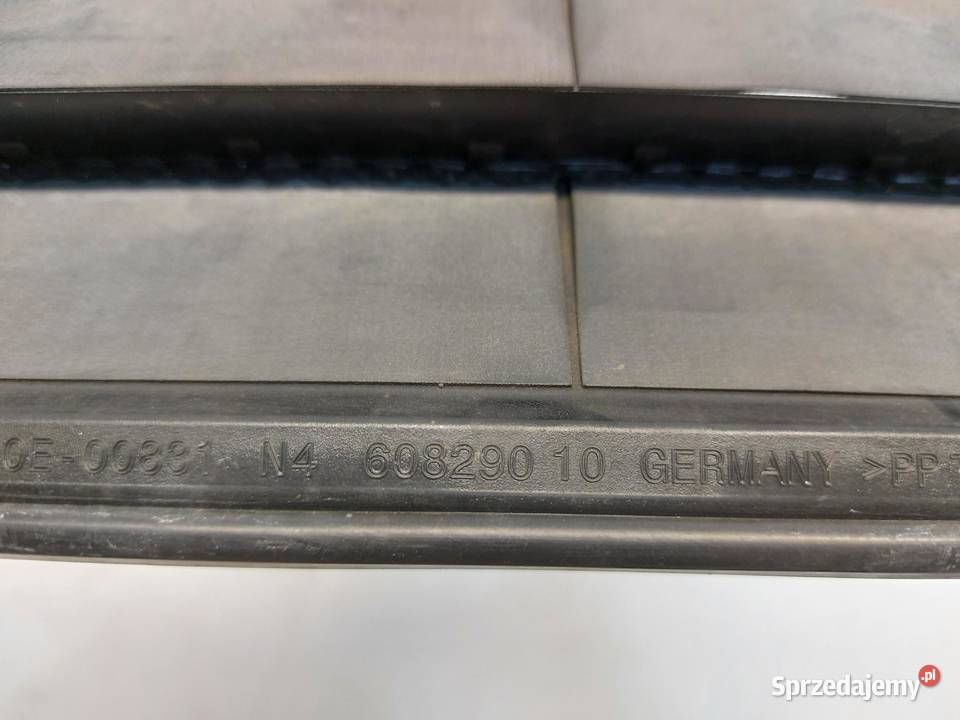 BMW G05 X5 30d 2019r KRATKA WENTYLACYJNA TYŁ osobowe