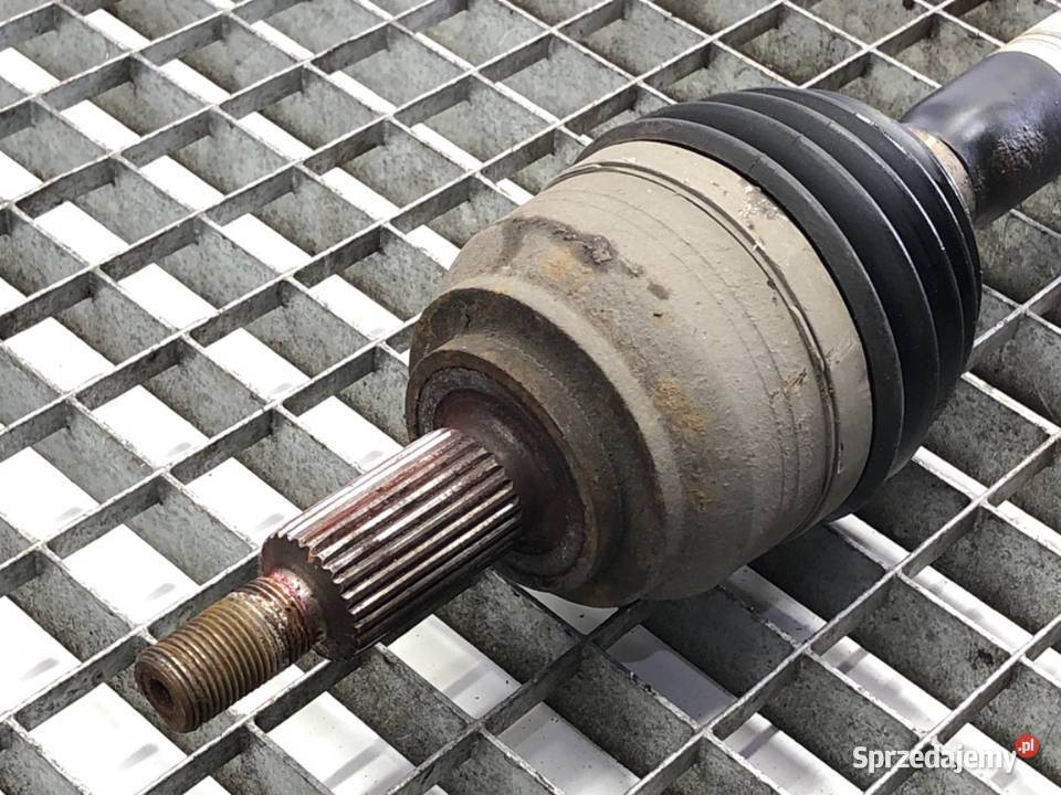 PÓŁOŚ PRAWY PRZÓD RENAULT LAGUNA III 8200786810 osobowe