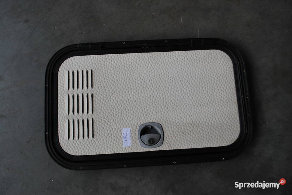 DRZWICZKI SERWISOWELUK BAGAŻOWY 66x41 Grzebowilk