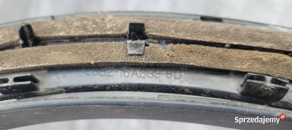 LISTWA DRZWI LEWY TYŁ LAND ROVER DEFENDER Ruda Śląska