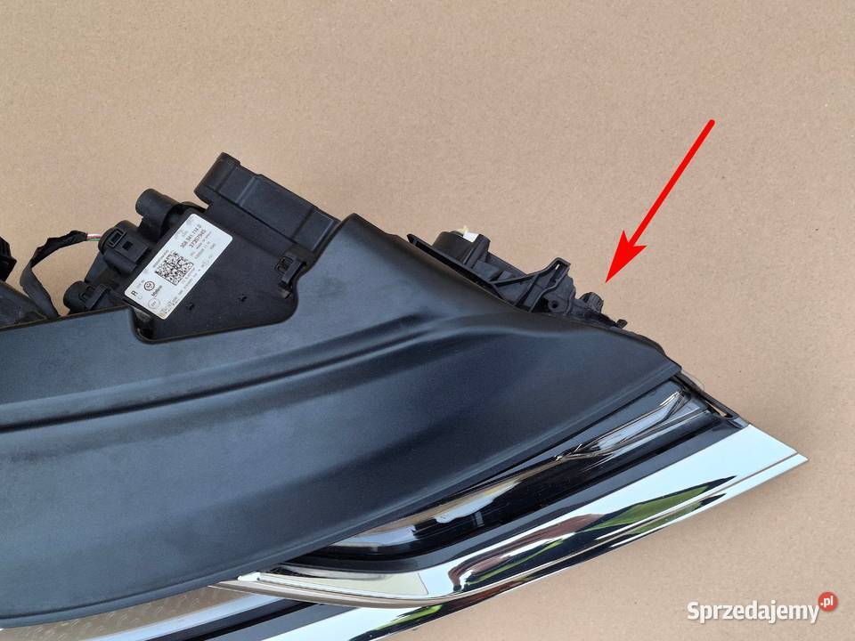 VW ARTEON REFLEKTOR PRAWY FULL LED LAMPA PRAWA Bieleń