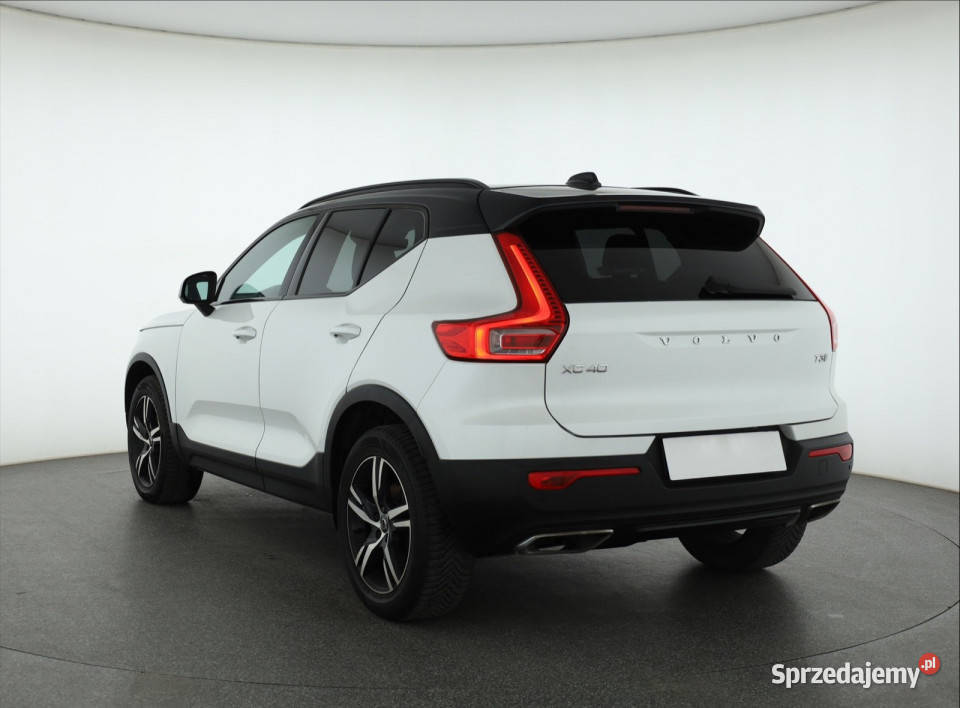 Volvo XC40 T3 światła do jazdy dziennej Piaseczno