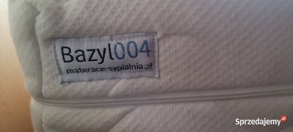 Łóżko drewniane 140x200 materac Bazyl Puławy sprzedam