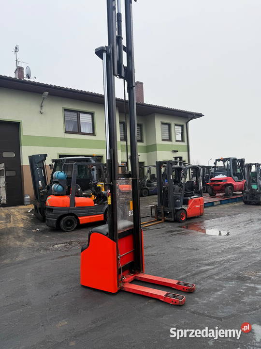 paleciak elektryczny MANITOU LOC A12 z masztem Działoszyn