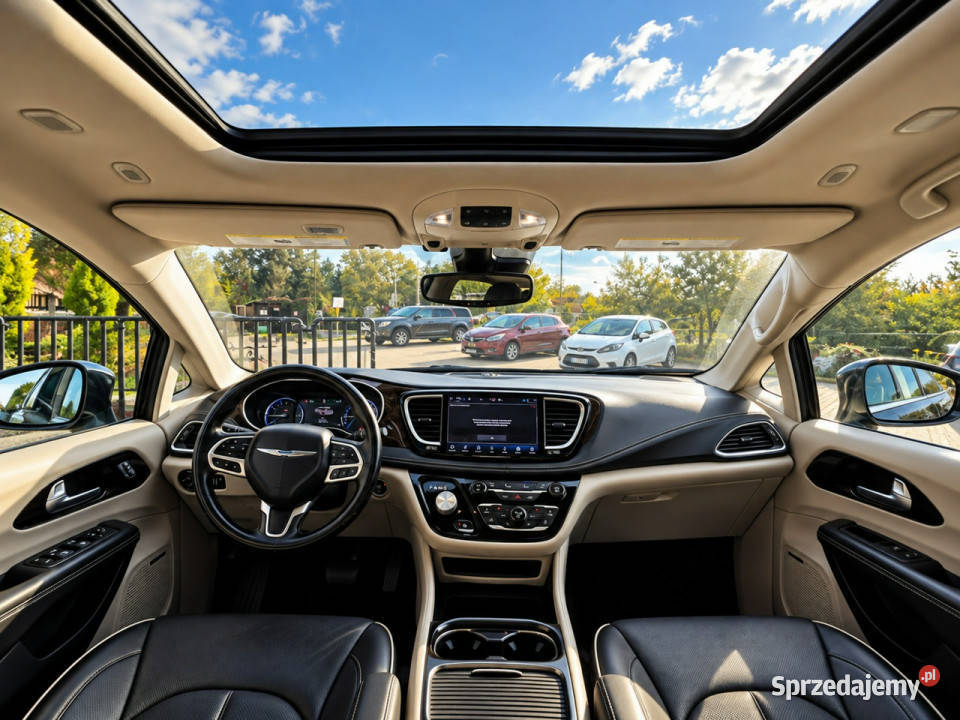 Chrysler Pacifica 2022 w wersji Limited 7 miejsc Białystok