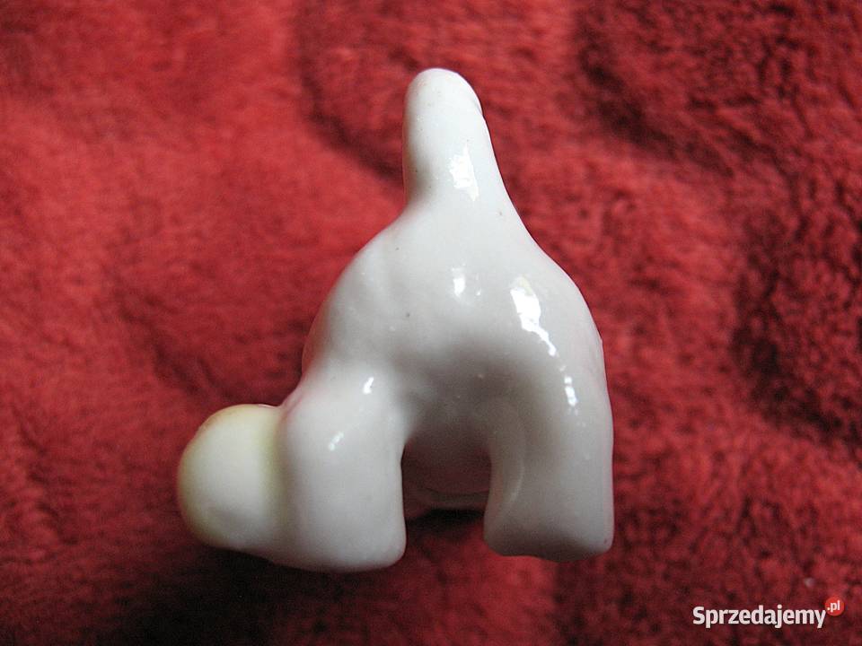 Kot mały kotek z piłką porcelana 35 x 45 x 3 Figurki i rzeźby Siedlce