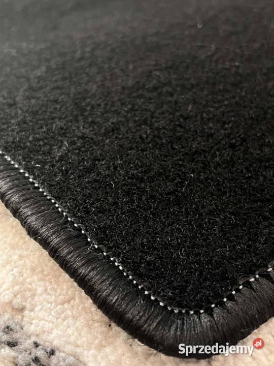 Mercedes w124 c124 coupe czarne dywaniki Lublin