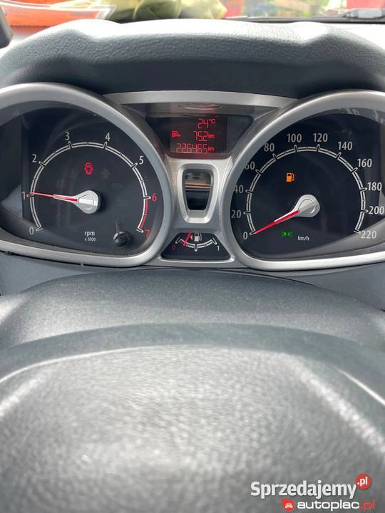 Ford Fiesta MK7 benzyna plus gaz nieuszkodzony