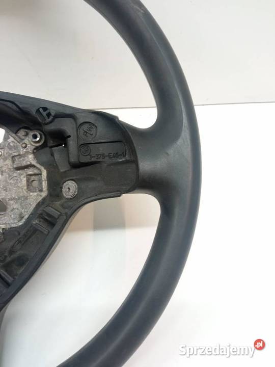 KIEROWNICA TRÓJRAMIENNA DO OBSZYCIA LIFT LCI Bmw
