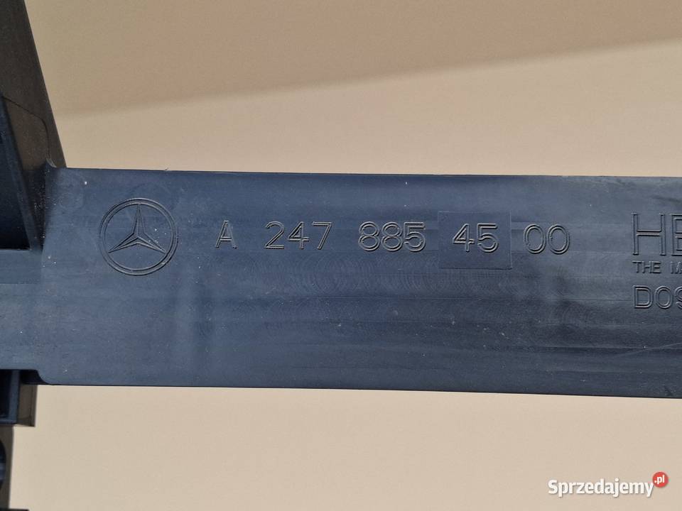 MERCEDES BKLASA W247 RAMKA MOCOWANIE ŻALUZJI Bieleń sprzedam