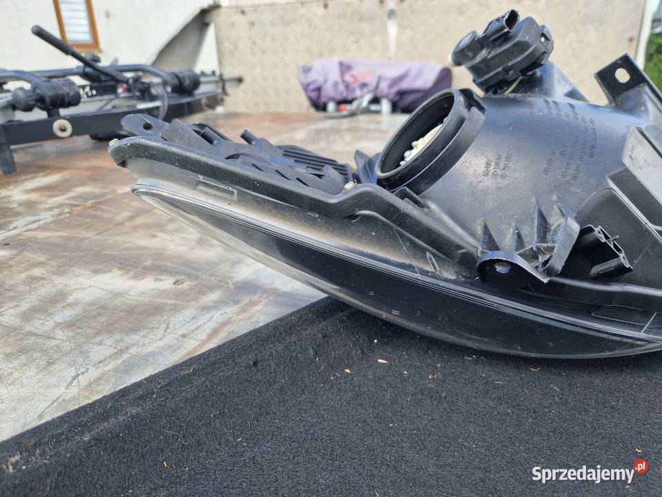 Toyota Yaris III Lift reflektor ORG EU Lampy przednie Mielec