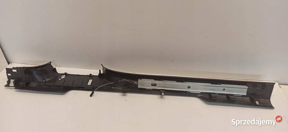 SEAT TARRACO LISTWA PROGOWA PRAWA FR 5FJ853370A osobowe
