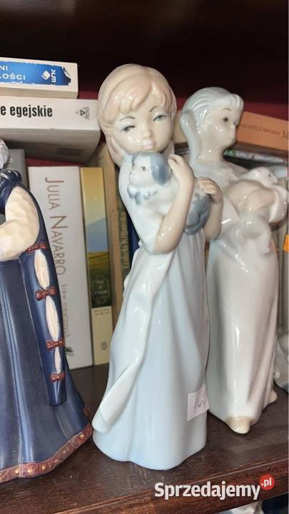 Figurka stojącej dziewczyki z pieskiem Lladro pomorskie Gdańsk