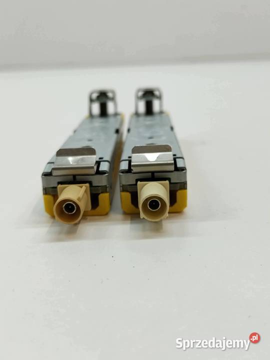 WZMACNIACZ KOMPLET 4M0035225A 5M0035225 Audi Q7