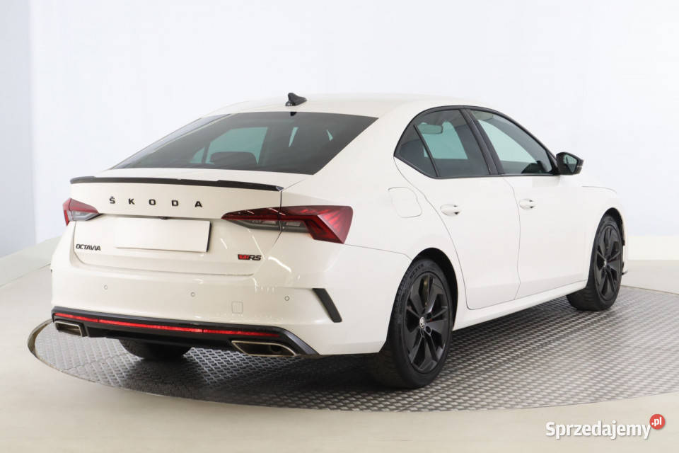 Skoda Octavia RS 20 TSI światła przeciwmgielne