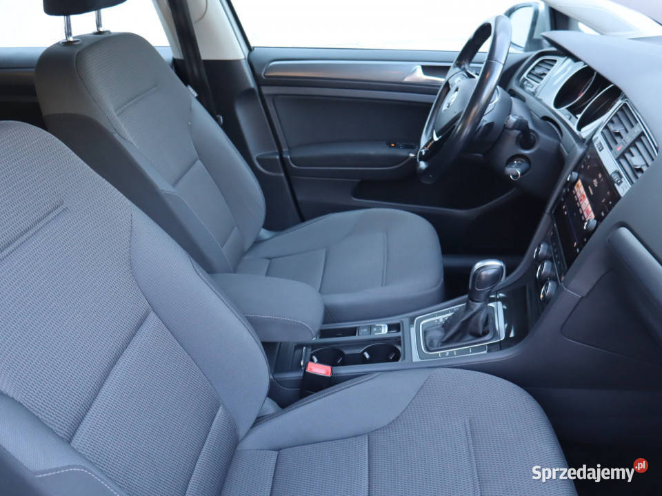 VW Golf 15 TSI światła do jazdy dziennej Golf Piaseczno