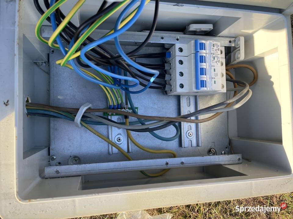 Skrzynka Rozdzielnica Budowlana 8m kabel Zabezpieczenia i rozdzielnice Góra Siewierska sprzedam
