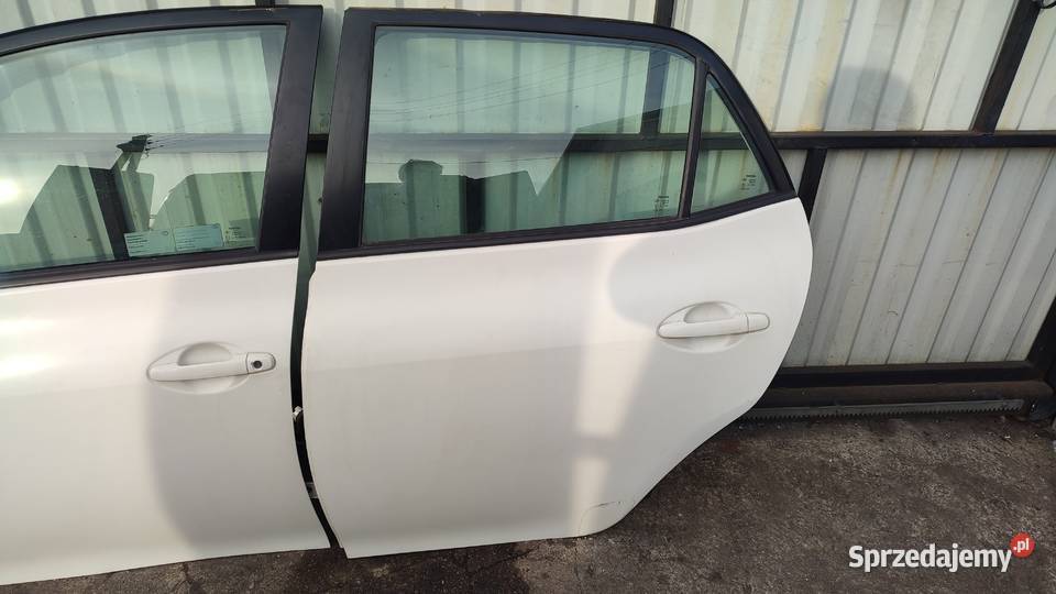 TOYOTA AURIS 1 LIFT 0912 DRZWI PRZOD TYL PRAWE Włoszczowa