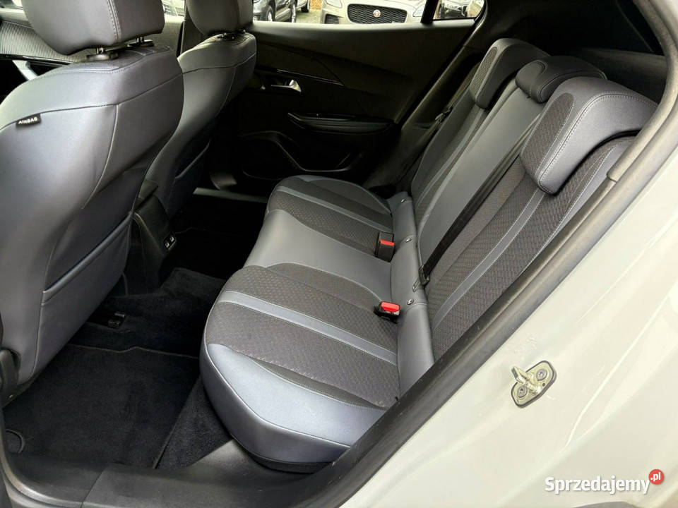 Peugeot 2008 15 HDI 102 Full Led Duża navi przyciemniane szyby Lipówki