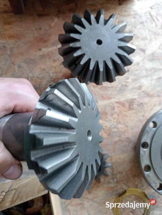 obudowa mostu osi mechanizm różnicowy Merlo koła Koszanowo