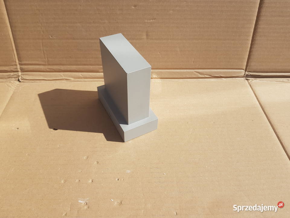 Kinkiet zewnętrzny ścienny na budynek IP44 Warszawa