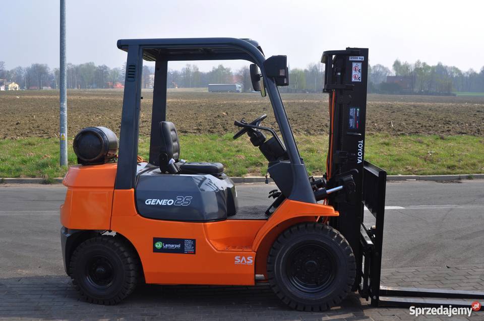 TOYOTA 027FG25używany wózek widłowy z gwarancją Zator