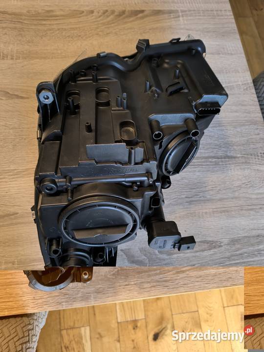 Mercedes CLS W219 lampa prawa przód przednia prawe