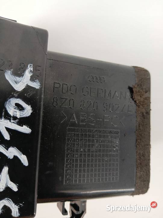 KRATKI NAWIEWU PRAWA PASAŻERA DESKI 8Z0820902E Rok produkcji 2005 sprzedam