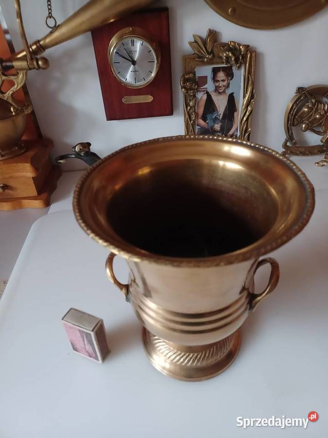 Piękna mosiężna donica