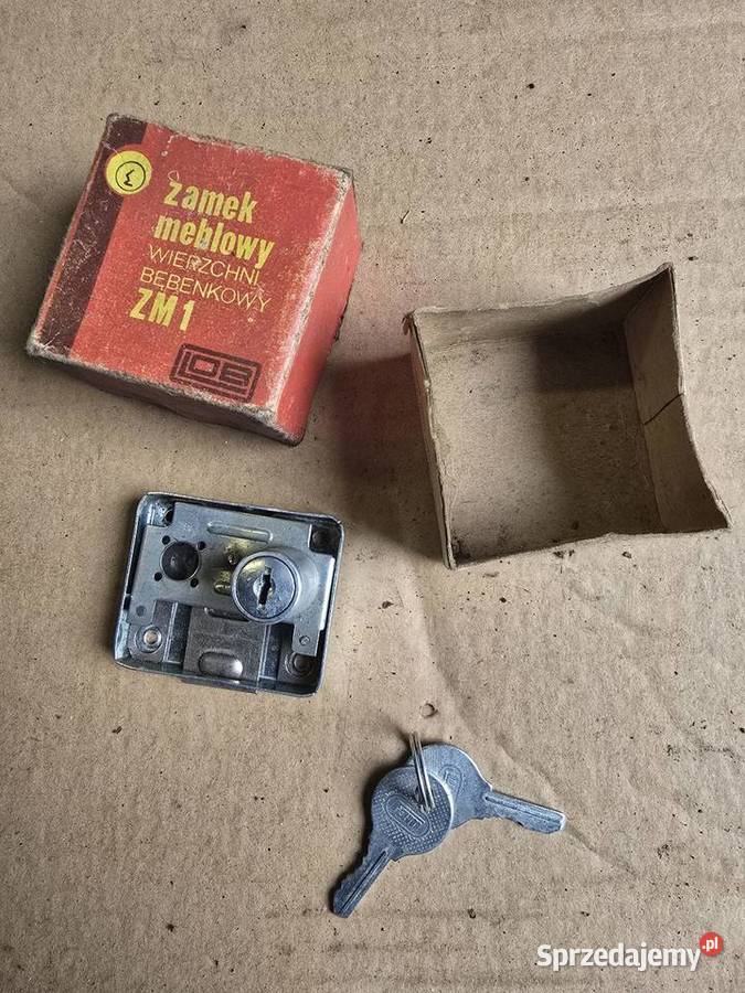 Stary zamek meblowy Zamki, wkładki